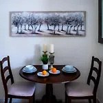 A Taste Of Paradise - Vacation Rentals Close To Us Embassy & Restaurants