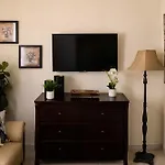A Taste Of Paradise - Vacation Rentals Close To Us Embassy & Restaurants